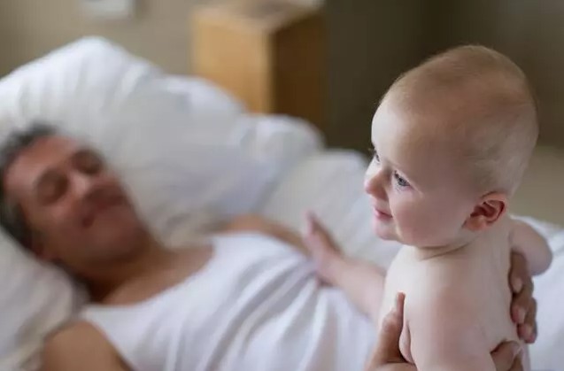 Proveržis moksle: du vyrai galės susilaukti kūdikio be moters pagalbos 1 kudikis