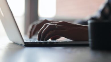 SAM diegia programą efektyvesniam ekstremalių situacijų valdymui 10 asmuo naudojasi kompiuteriu