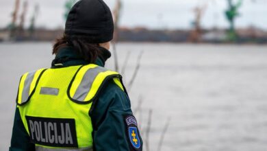 Vilniaus rajone nusižudyti norėjusi moteris užpuolė ir sužalojo policijos pareigūnę 6 policijos pareigune