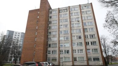 Klaipėdoje tėvas išmetė kūdikį per buto langą 5 daugiabutis namas