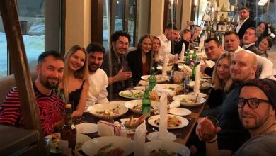 Mūsų klasė susitiko tik po 15 metų, tačiau Algio nebuvo su mumis. Juokavome, esą jis neatėjo iš gėdos, kai staiga prie mūsų priėjo padavėjas 8 klasiokai